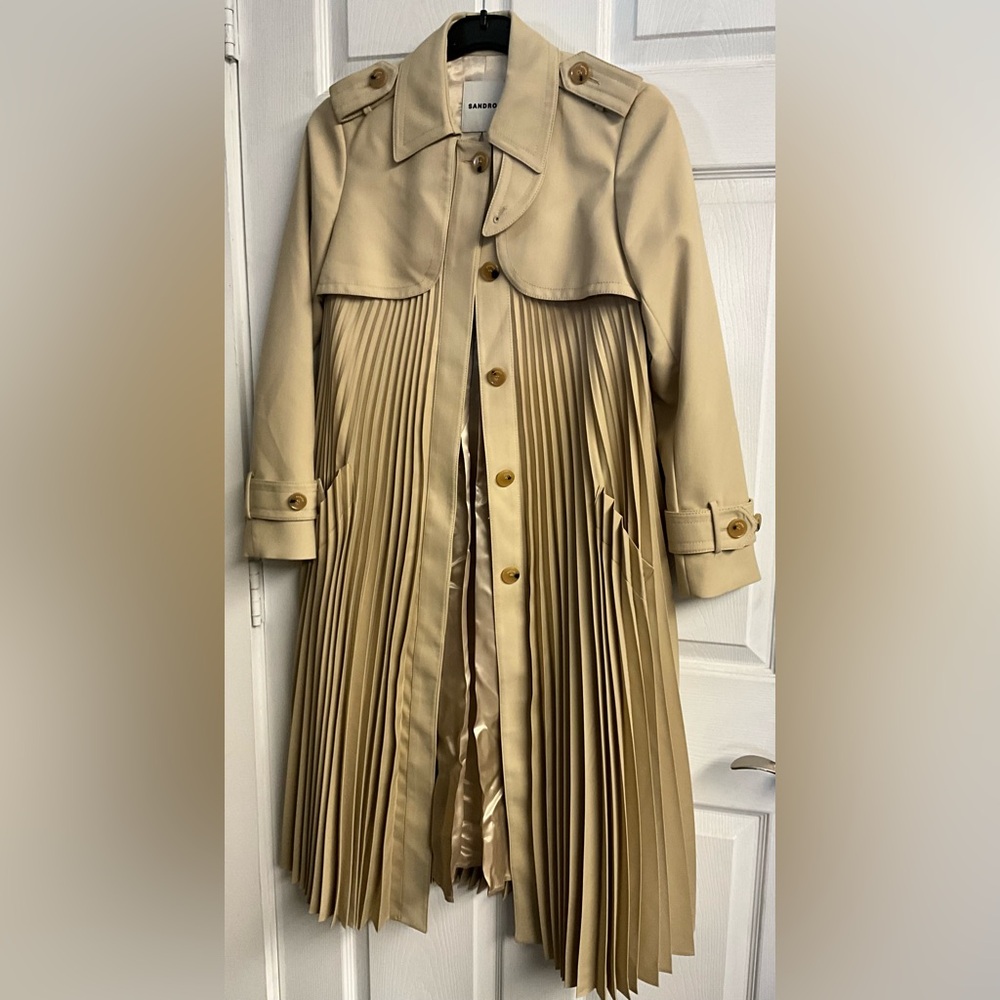 - Vino Pleated Trench Coat
